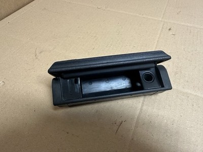 original BMW E30 320i 325i Touring Cabrio Aschenbecher Aschser Vorne 1933159
