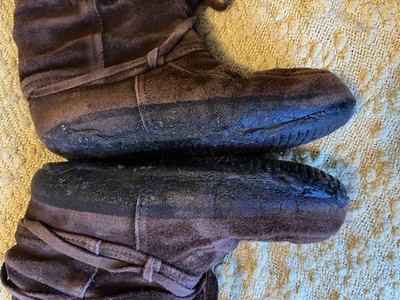 Steger mukluk Moosehide leather Chocolate Used Women s 7ish See Photos