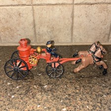 Vintage Cast Iron Fireman Horse Drawn Fire Engine Pump Wagon 2 Piece Toy FireRed
