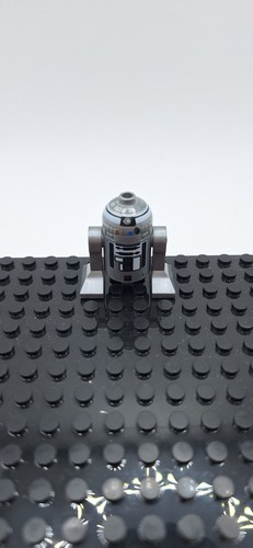 Lego Star Wars Astromech und Protokolldroiden C-3PO, R2-D2, R7-D4, R4-P17, R2-Q2 - Picture 10 of 12