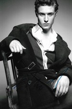 Max Irons autograph signed 20x30 cm picture