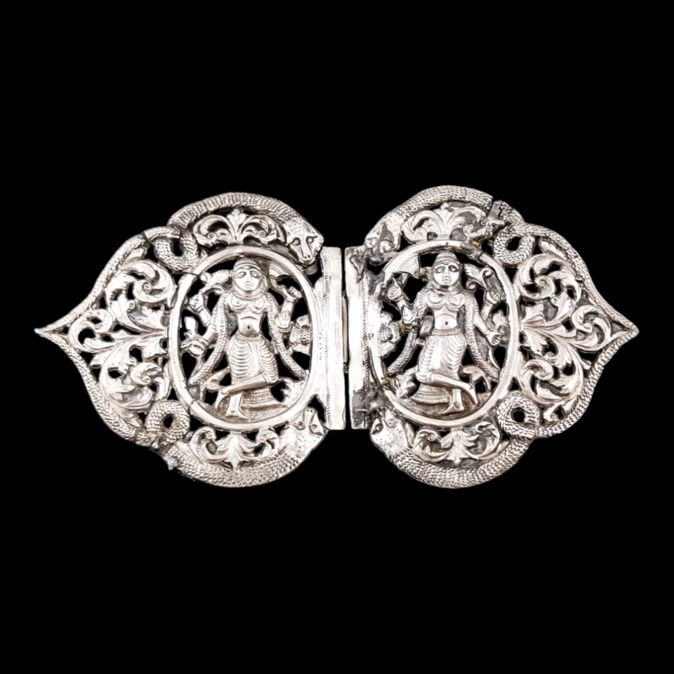 Antigua hebilla de cinturón de plata colonial indio/birmano - deidades, serpientes, follaje Foto 2 de 4