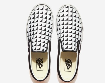 VANS ★ Unisex classic slip-on VN000D6BE2W1 Classic Slip-On Checkerboard Shoe in Black / White | Vans