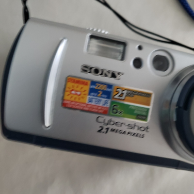 ♥︎◇メモリーカード付き♪ SONY DSC-P50 ◇大人気レトロデジカメ♪ Sony Cyber-Shot DSC-P50 2.1MP Digital Camera Silver 64MB SD Card