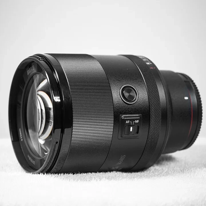 Teleobjetivo SIGMA Gran Diámetro Medio Arte 85mm F1.4 DG Con Filtro UV Foto 2 de 3