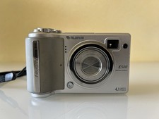 Fujifilm FinePix E500 Digitalkamera 4.1MP Silber, TOP Zustand