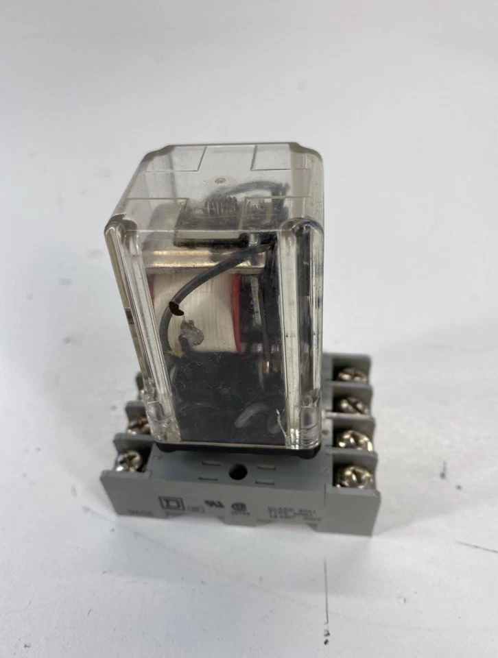 Line Electric MKH2A 120VAC Relay 120VAC Coil 10Amp 250AC/30DC W/Socket  - Image 2 of 2