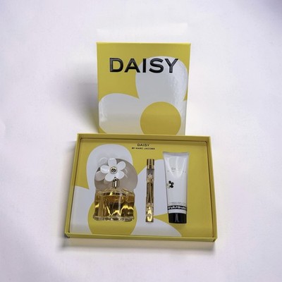 Daisy by Marc Jacobs Fragrance for Women 3 Piece Gift Set - W
