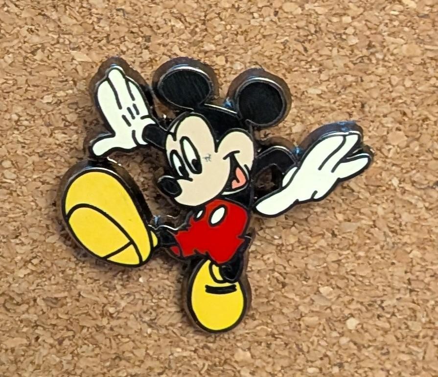 Disney Pin Mickey Mouse Leap 2007 as-is