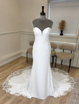 Brautkleid Größe 8 UK elfenbeinfarben Krepp Meerjungfrau   trägerlos minimal Spitze Brautkleid