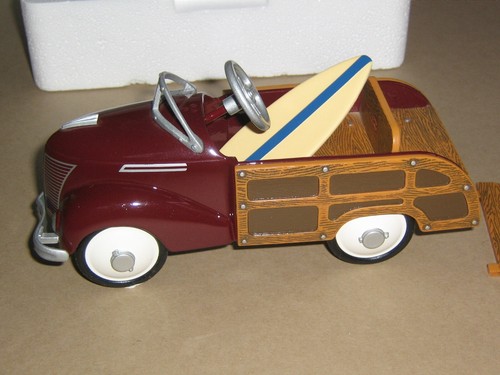 Hallmark Kiddie Car Classics 1939 Garton Ford Station Wagon—damaged - Picture 2 of 8