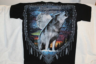 WOLF HOWLING AT THE MOON AMERICAN LEGACY DREAMCATCHER T-SHIRT