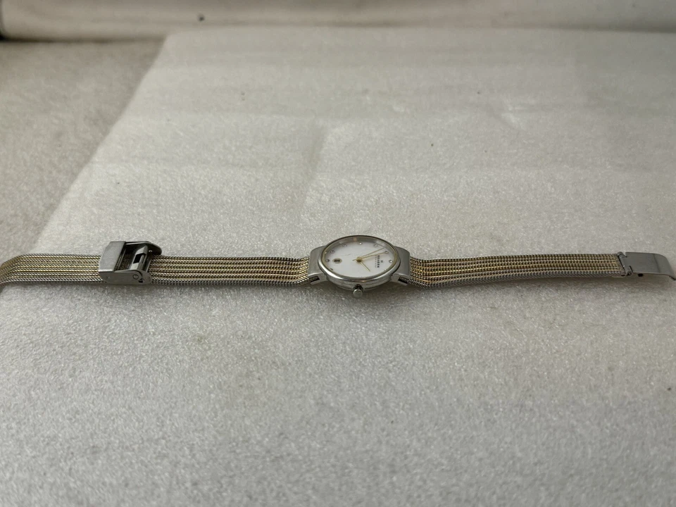 Reloj de cuarzo Skagen Ancher 355SSGS para mujer con esfera analógica de malla de acero inoxidable JK637 Foto 3 de 4