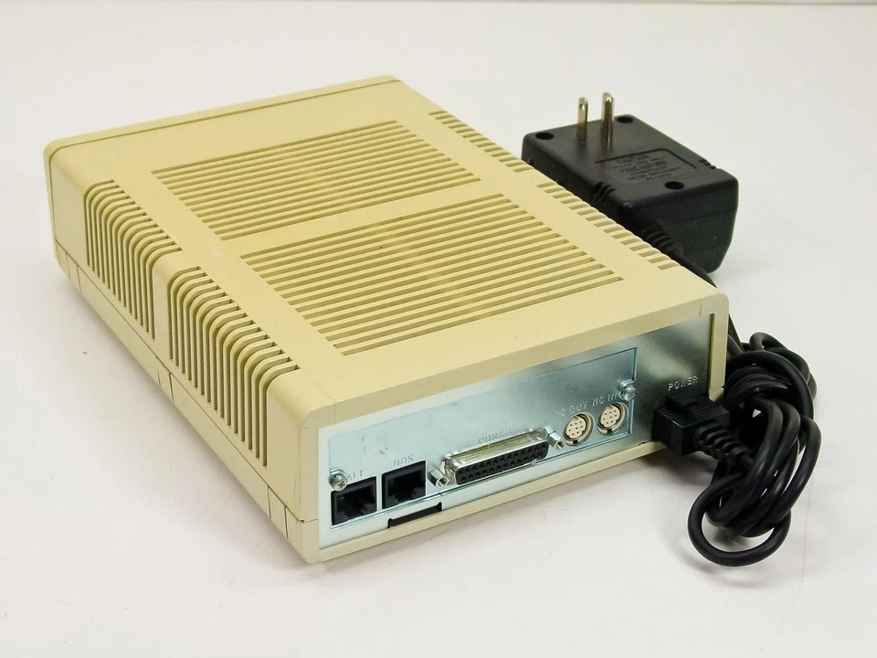 Motorola Codex 3512 DSU / CSU Modem PN: 49151 with Power Supply - Yellowed - Image 2 of 4