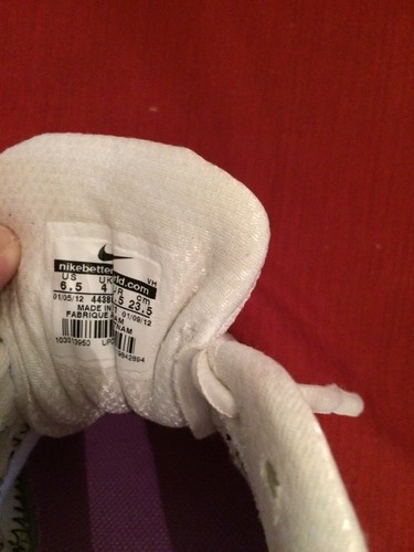 Women"s Nike Tennis Shoes, Size 6.5, White, Very Clean Excellent Condition - Picture 8 of 9