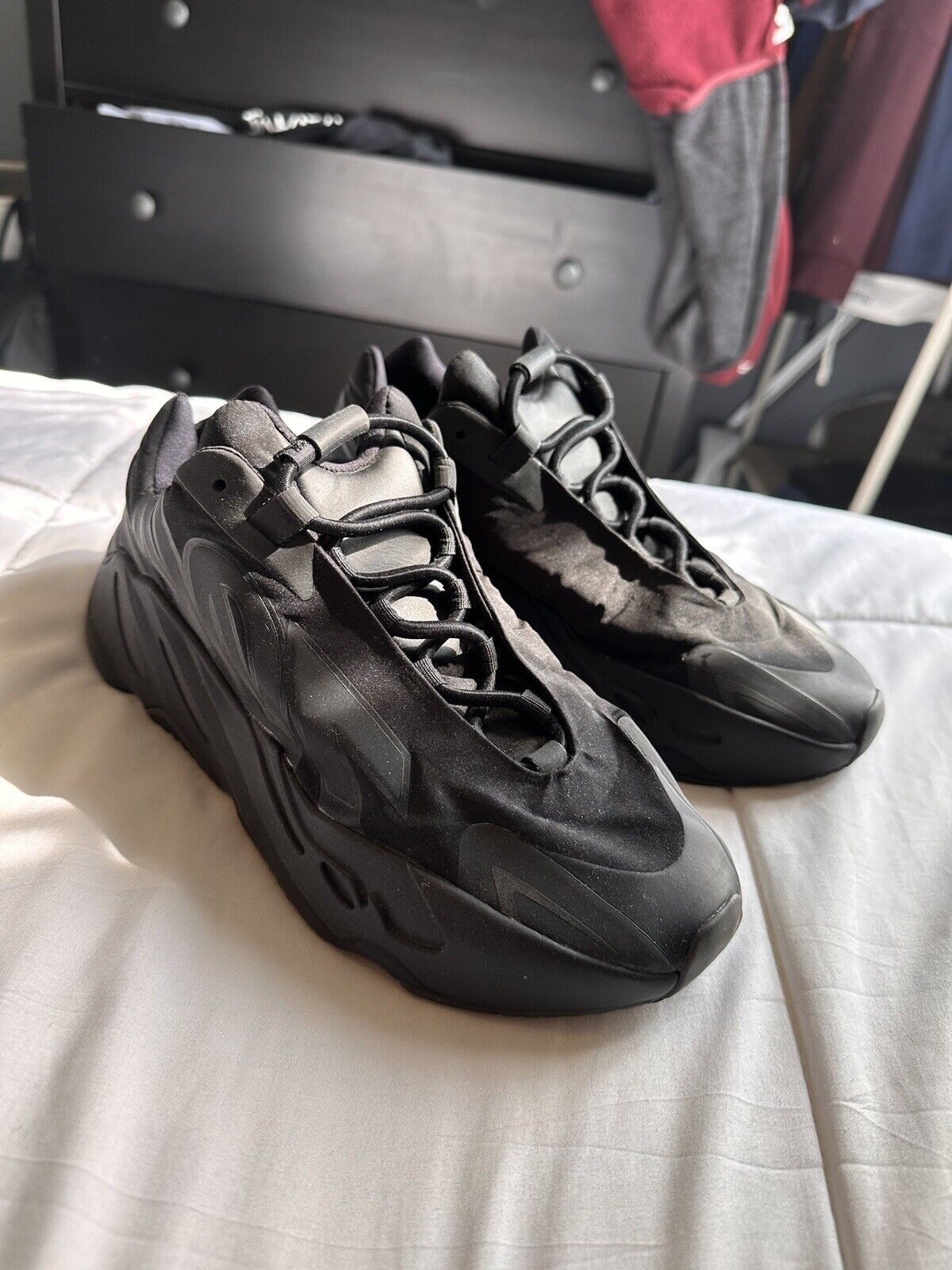 ADIDAS YEEZY BOOST 700 MNVN \