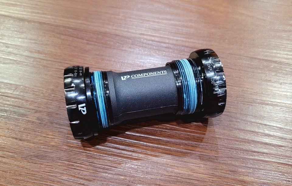 Soporte inferior de rodamiento sellado externo para bicicleta VP Components MB201 apto para Shimano/FSA Foto 2 de 4