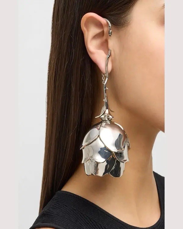 Alexander McQueen イヤーカフ　薔薇 Alexander McQueen oversized silver metal rose cuff earring | eBay