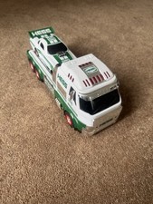 2016 Hess Flatbed Truck w/ Race Car – Green & White – Lights & Sounds – Clean