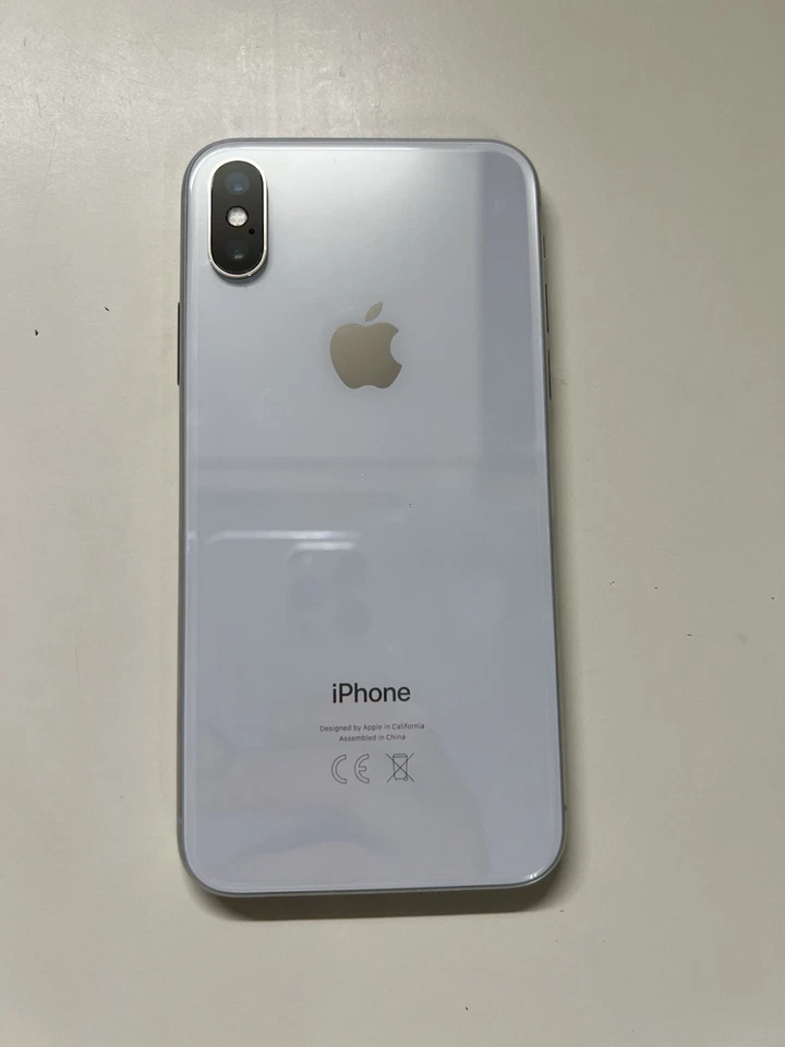 Apple iPhone X - 64 GB - Argento (Sbloccato) - Immagine 2 di 4