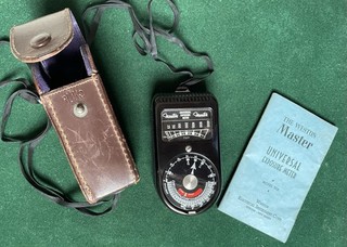 Vintage “WESTON MASTER UNIVERSAL” EXPOSURE METER Model 715