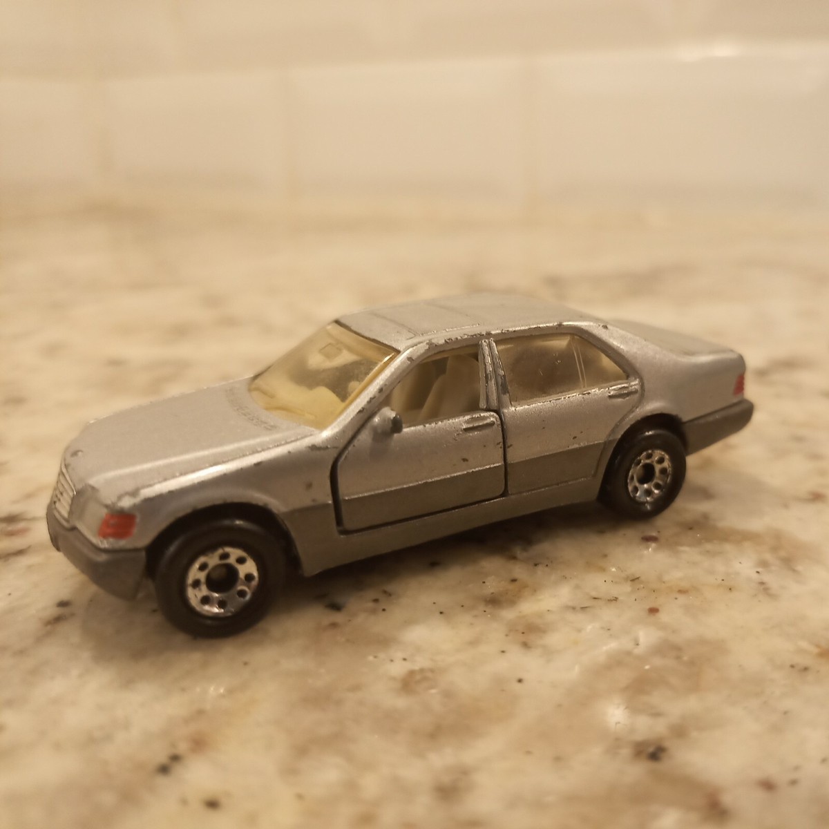 Matchbox 1992 Mercedes-Benz 600SEL Silver Front Doors Open