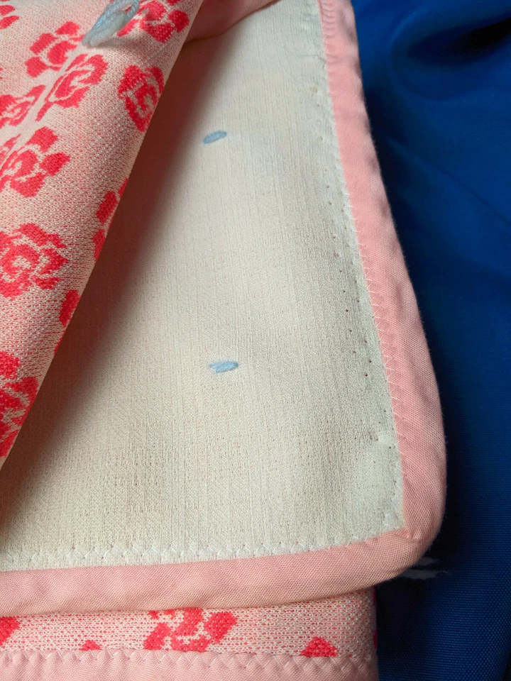 Manta de bebé 62x38 retro rosa floral hecha a mano niña flecos azules de colección Foto 3 de 3