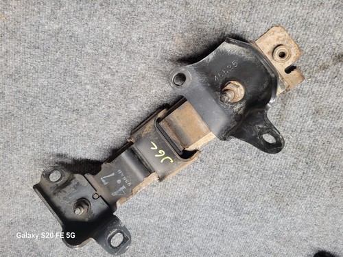 2005-2010 Jeep Grand Cherokee Mount Transmission Engine 4.7L used oem - 第 1/7 張圖片