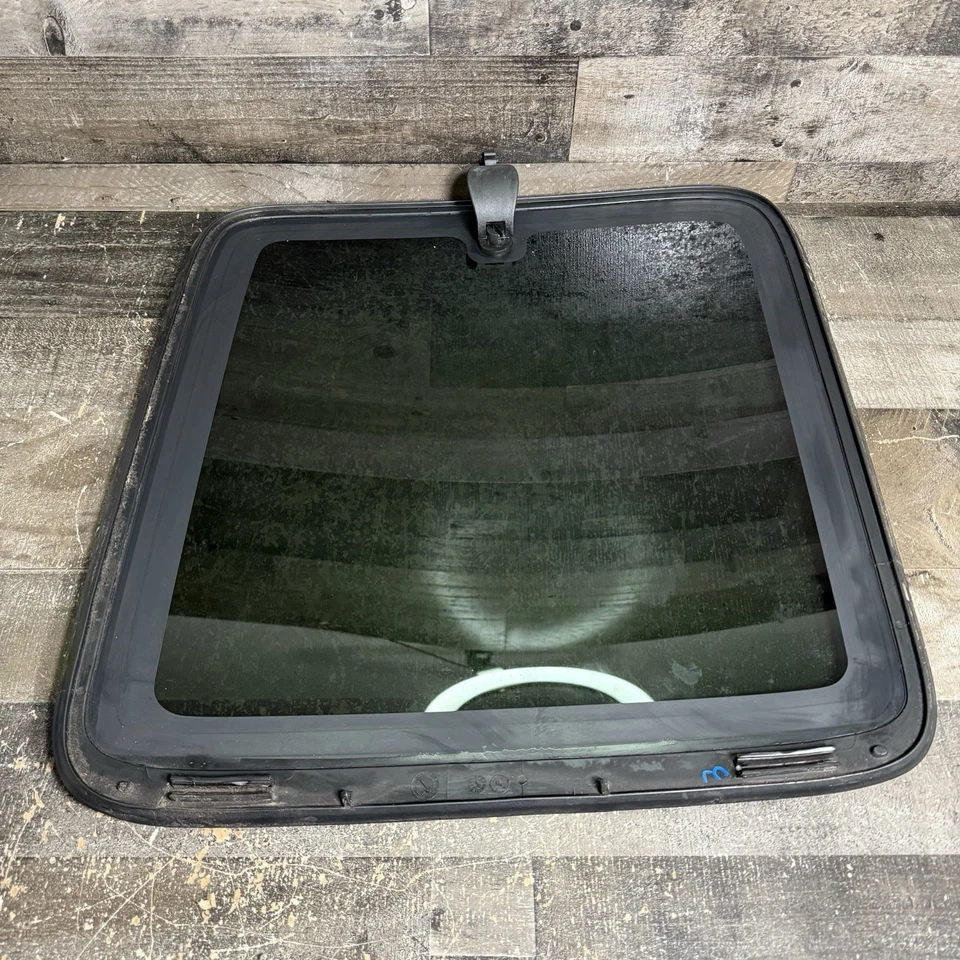 1999-2006 GMC Sierra Extended Cab Quarter Glass Window RH Right Rear Passanger - Image 4 of 4