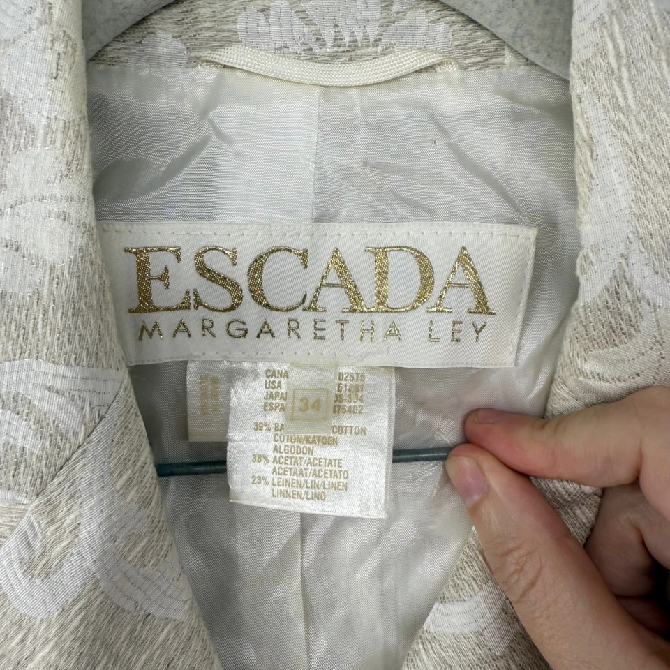 Vintage Escada Margaretha Ley Blazer Floral Beige Short Sleeve Tapestry Jacket - Image 2 of 4