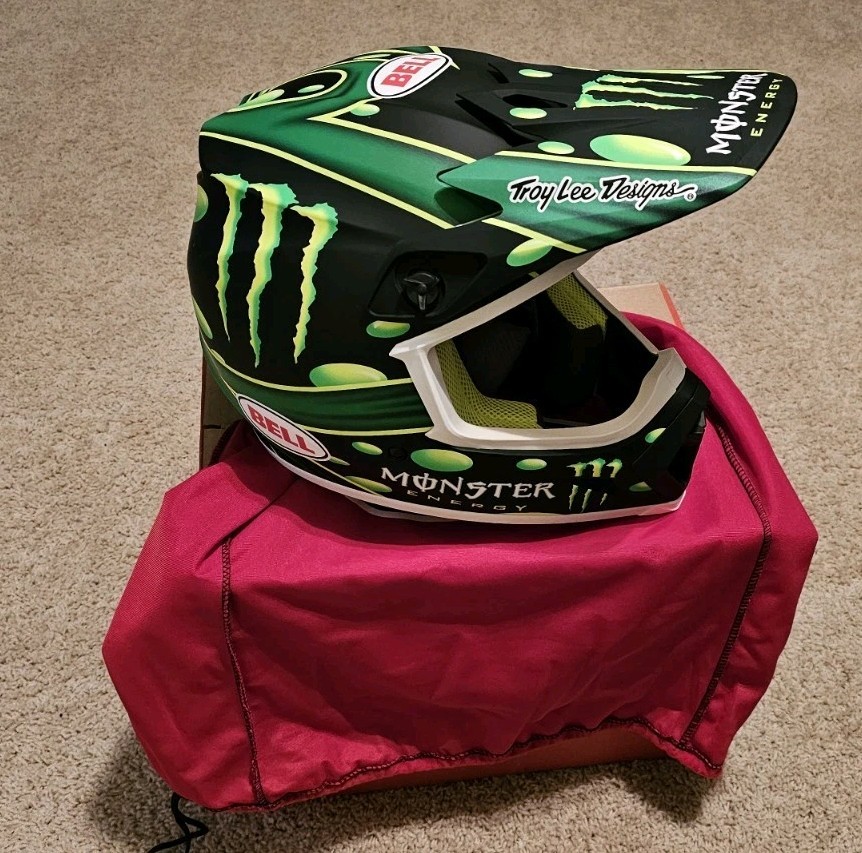 Troy Lee Bell MX-9 MIPS McGrath Showtime Black /Gren Monster