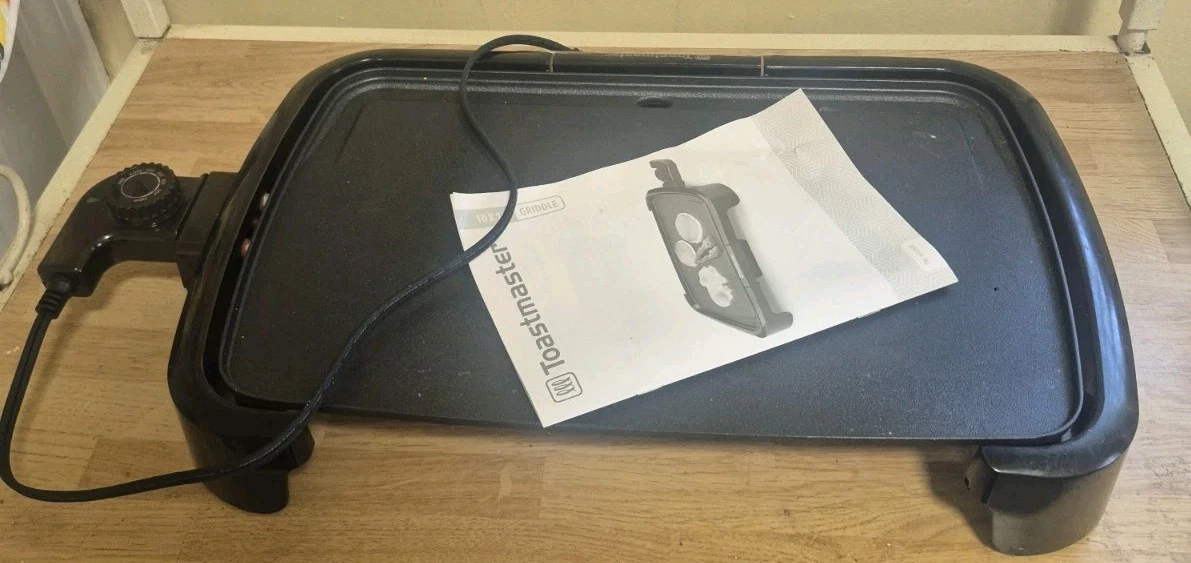 Toastmaster 10" x 16" Electric Nonstick Griddle with Drip Tray + Temp Control
Opens in a new window