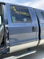 99-07 Ford F350 Super Duty USED LH Left Rear Power Door 2 Tone "LD" NO RUST