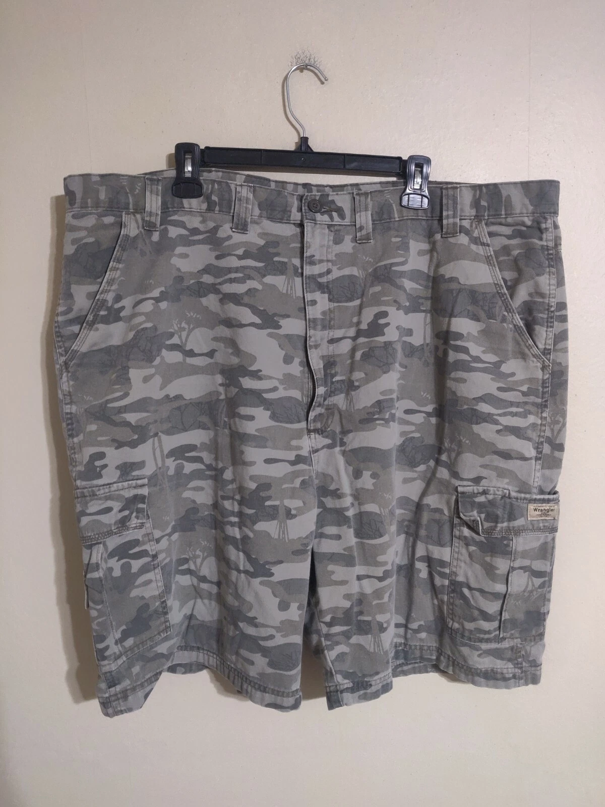 Wrangler Camouflage Camo Green Army Military Style Cargo Shorts - Men's 45
