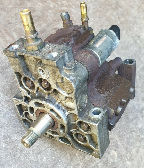 Land Rover Discovery 3 Tdv6 S 2005 2.7 High Pressure Fuel Pump for sale