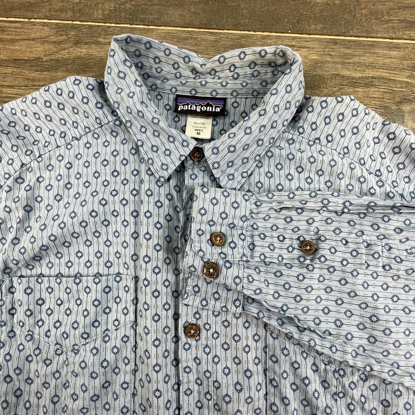 Patagonia Mens Blue Dotted Button Long Sleeve Casual Shirt Medium
