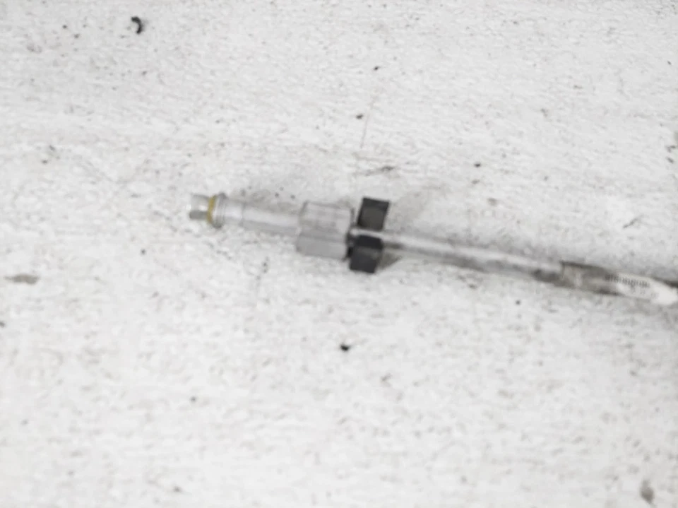 Volvo S40 2000-2004 línea líquida aire acondicionado trasero 30899809 Foto 4 de 4