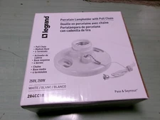LEGRAND 284CC18 WHITE PORCELAIN LAMP HOLDER WITH PULL CHAIN CALLIE-23 , 24