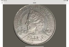&pound;5 Coin The Queen and The Queen Mother 1900 -2000 mint condition
