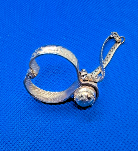 Vintage goldfarben Metall Schal-Handschuh-Mantel Clip mit flacher Kette geprägt detailliert - Bild 3 von 7