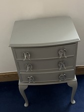Beautiful  vintage chest of drawers