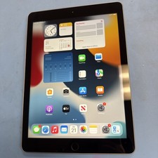Apple iPad 5th Generation 9.7in Retina 32GB Wi  Fi Silver iOS A9 2GB RAM A1822