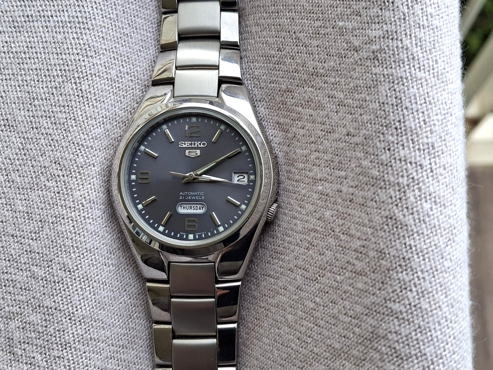 BEAUTIFUL model of Seiko 5 Automatic N.O.S SNK621K1 wristwatch