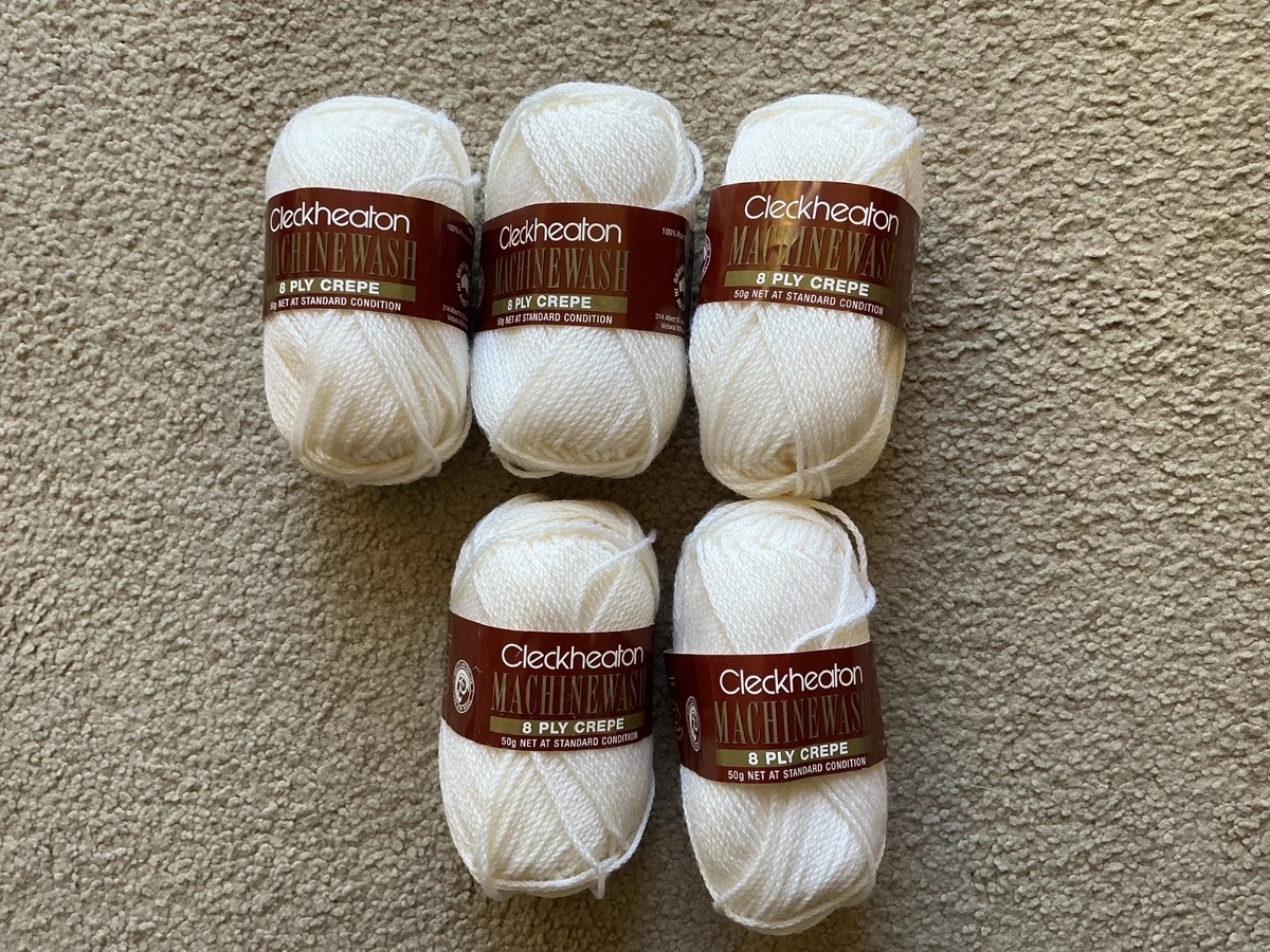 CLECKHEATON 8PLY PURE WOOL MACHINEWASHABLE-SHADE WHITE-250 GRAMS