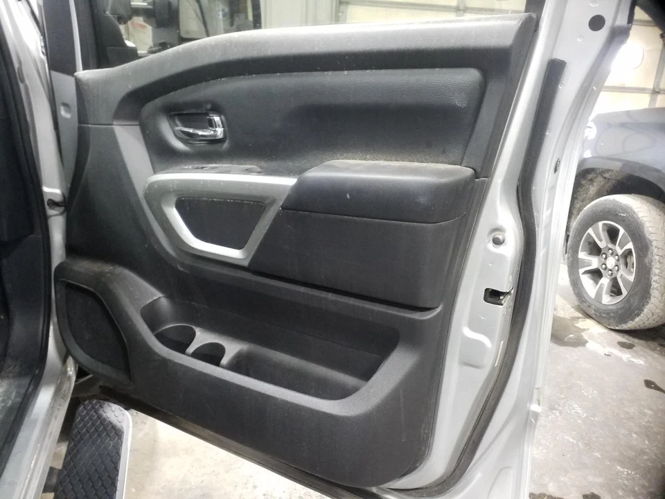 2017 NISSAN TITAN XD PASSENGER SIDE FRONT DOOR BLACK CREW CAB W/PWR/SWITCHES - Image 2 of 4