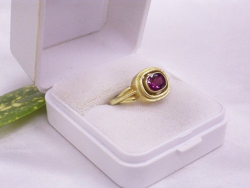 GELBGOLD-RING mit SIAM-RUBIN: 750er GOLD: OTTO HAHN GOLDSCHMIEDE: BIELEFELD - Bild 3 von 11