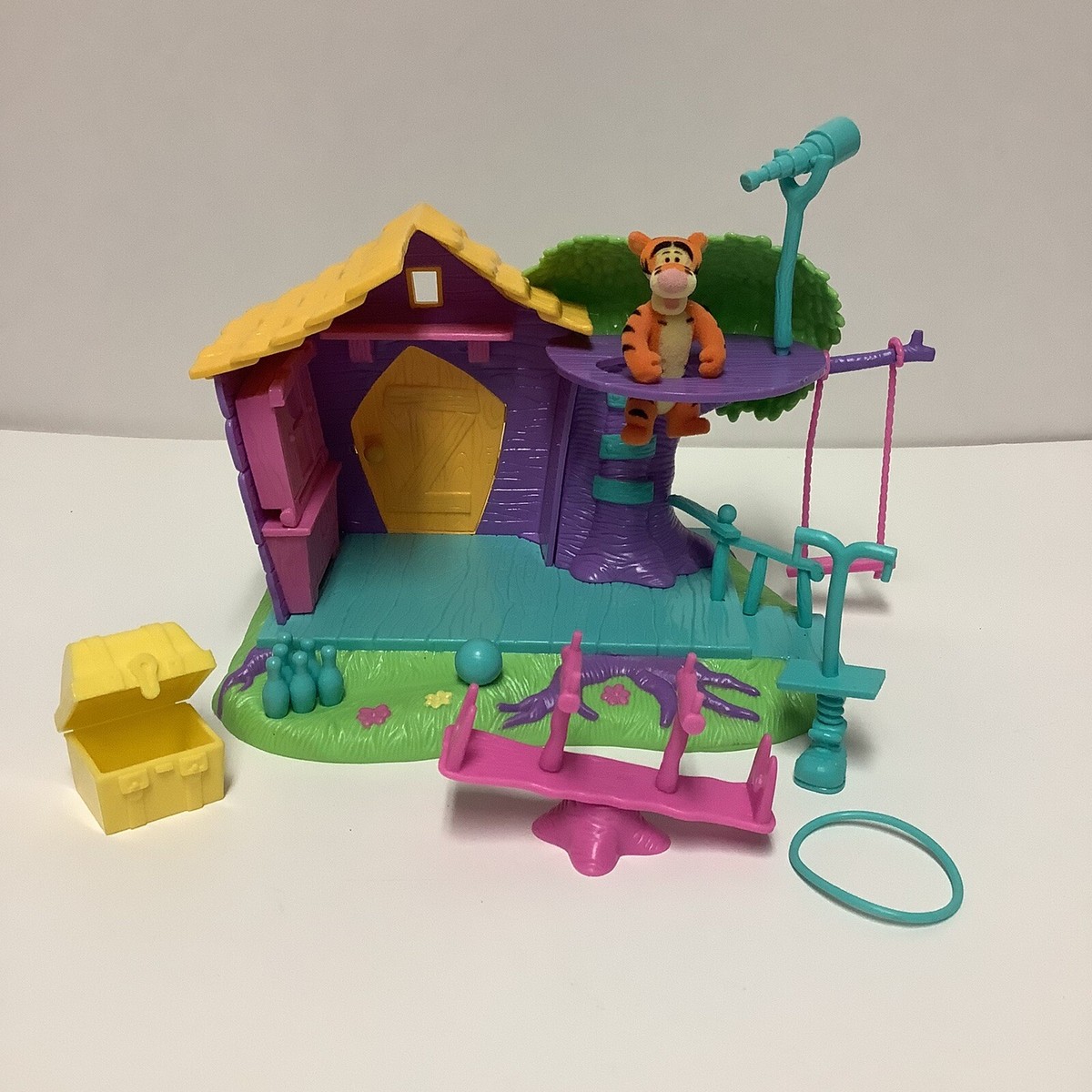 Winnie the Pooh's Friendly Places Tigger's Tree House 1999 Disney
