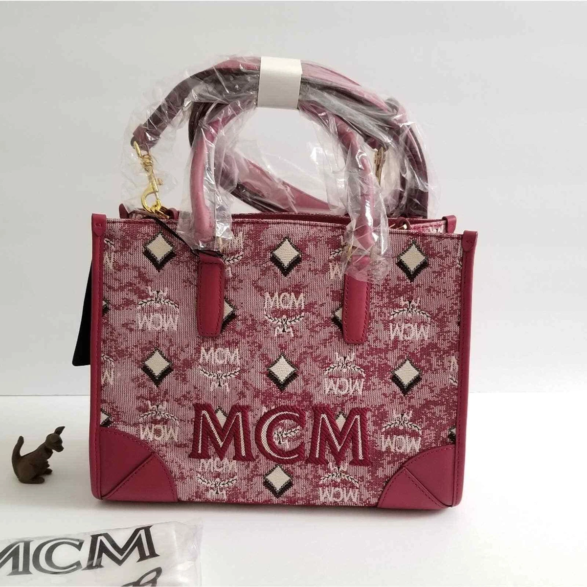 Small red mcm clearance purse