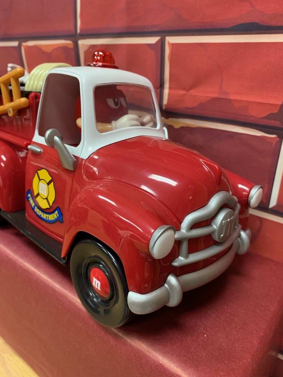 その他 m&m's FIRE TRUCK CANDY DISPENSER M&M 'Five Alarm Fun' Fire Department Truck Candy Dispenser