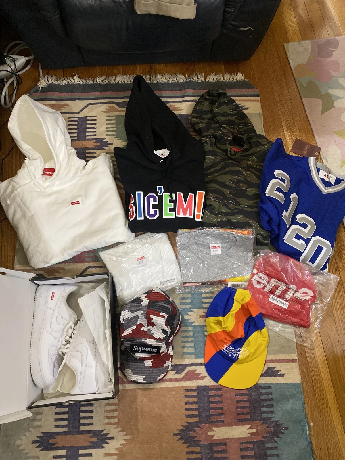 Lot Supreme Sweat à Capuche Jersey T Shirt Casquette Bonnet Chaussures Neuf Authentique